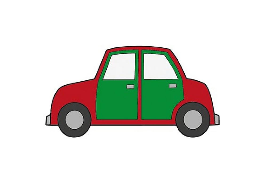 kleines rotes Auto mit grünen Türen vor weißem Hintergrund
